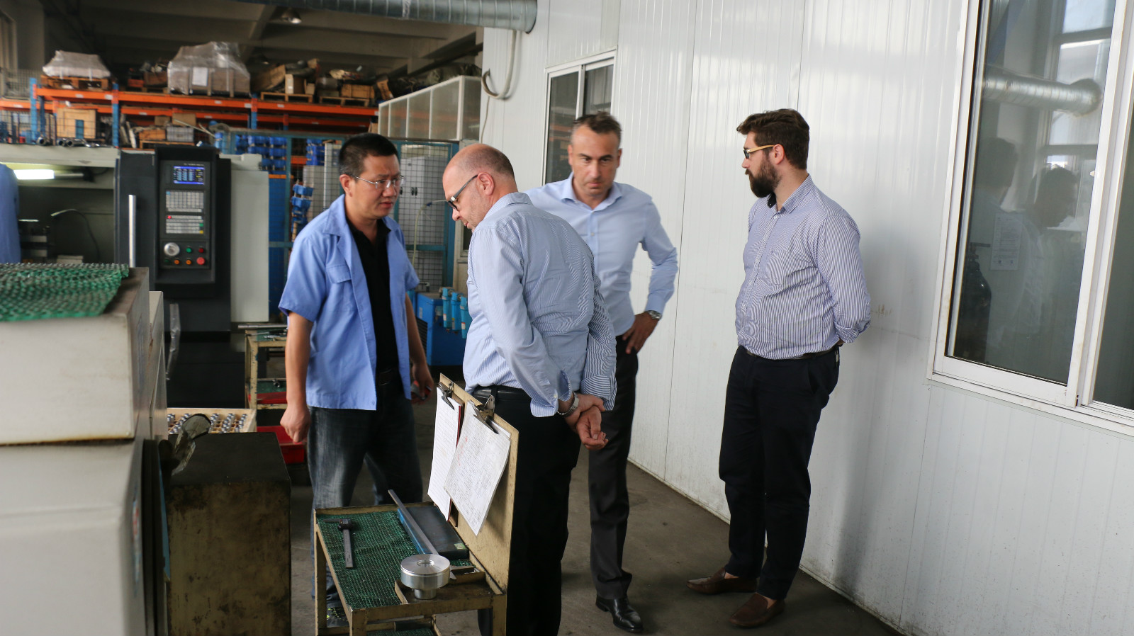 September 2th 2016 three german customers visited our factory